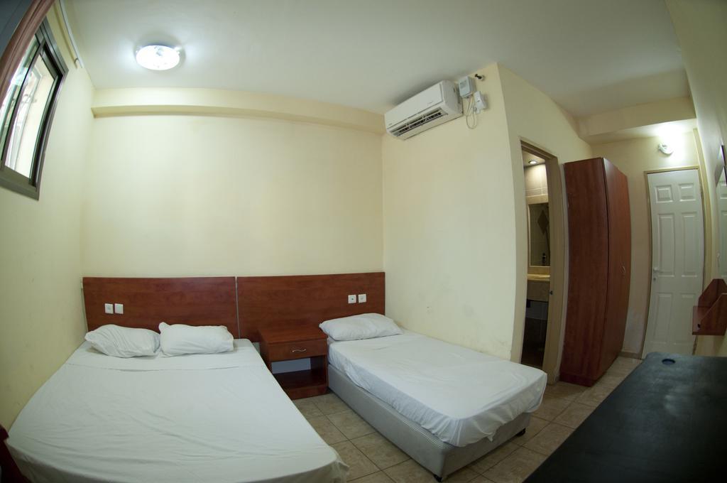 Faulty Towers Hotel Ejlat Pokój zdjęcie