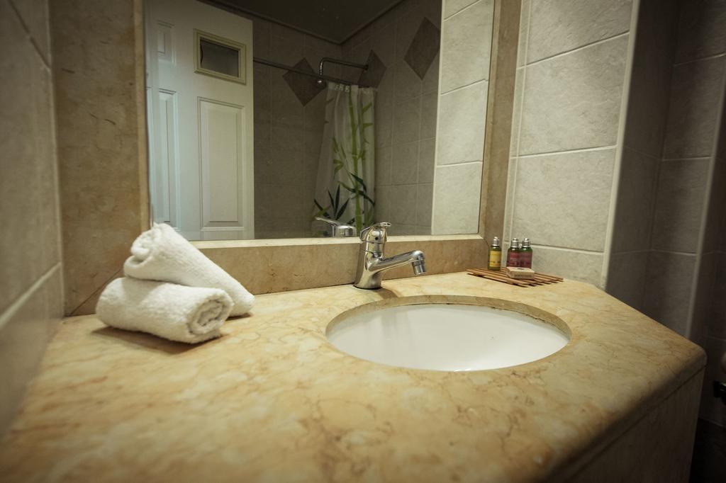 Faulty Towers Hotel Ejlat Zewnętrze zdjęcie